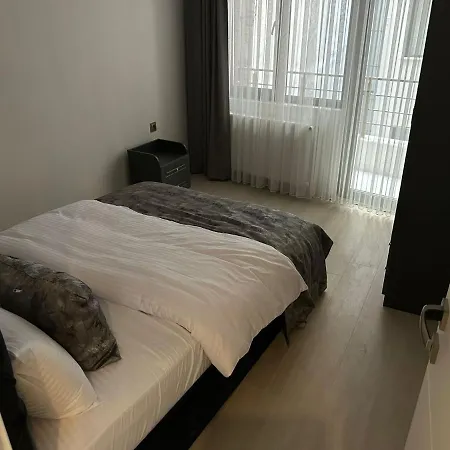 Nora Aparthotel